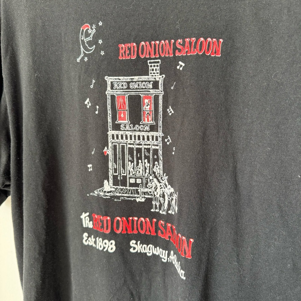 The Red Onion Saloon Alaska Men’s T-Shirt Size Large Black Red White Jerzees - Picture 2 of 8